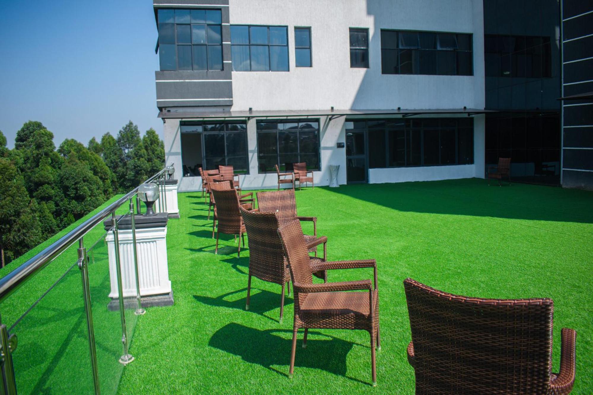 Water Pavilion Hotel Keroka Экстерьер фото