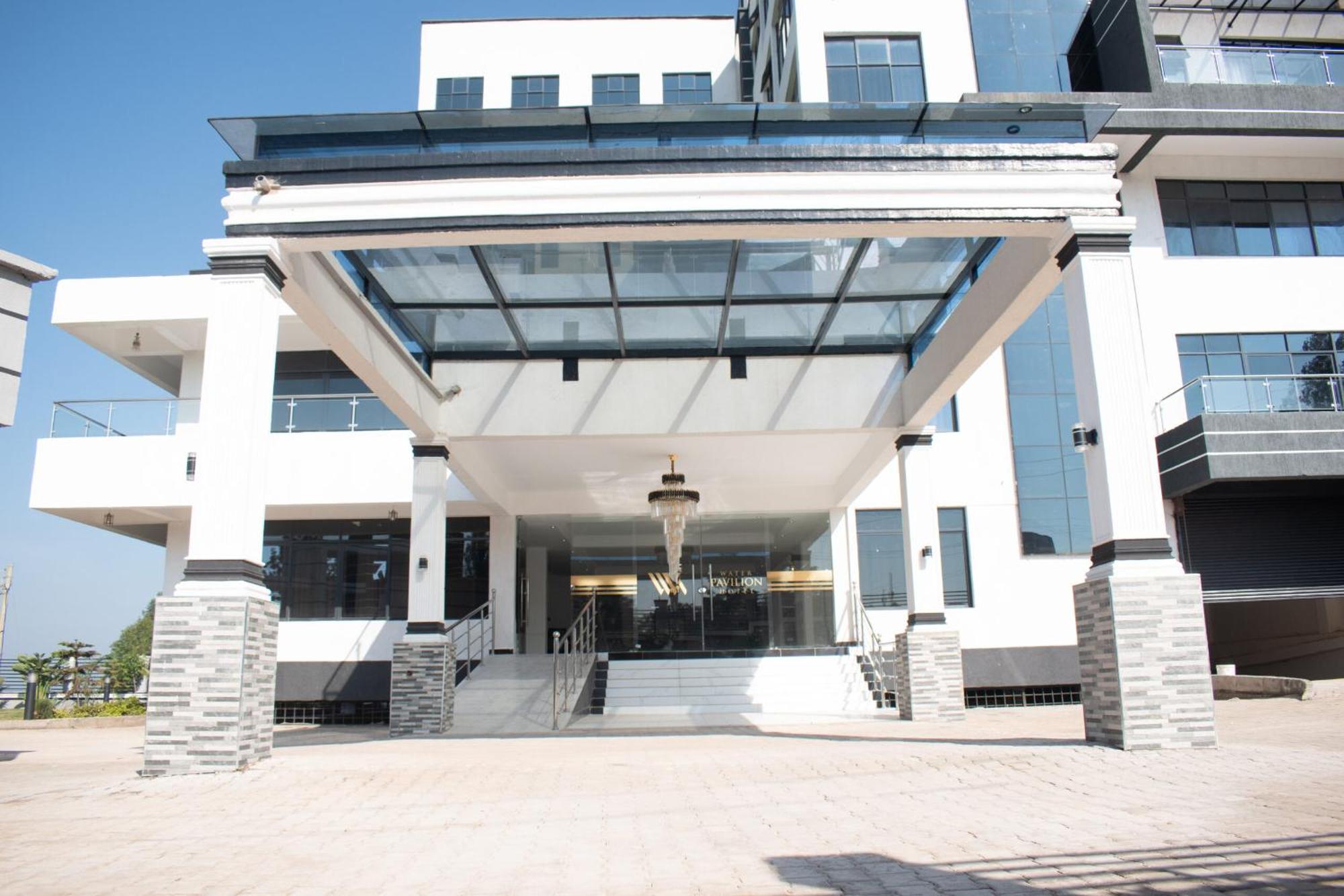 Water Pavilion Hotel Keroka Экстерьер фото