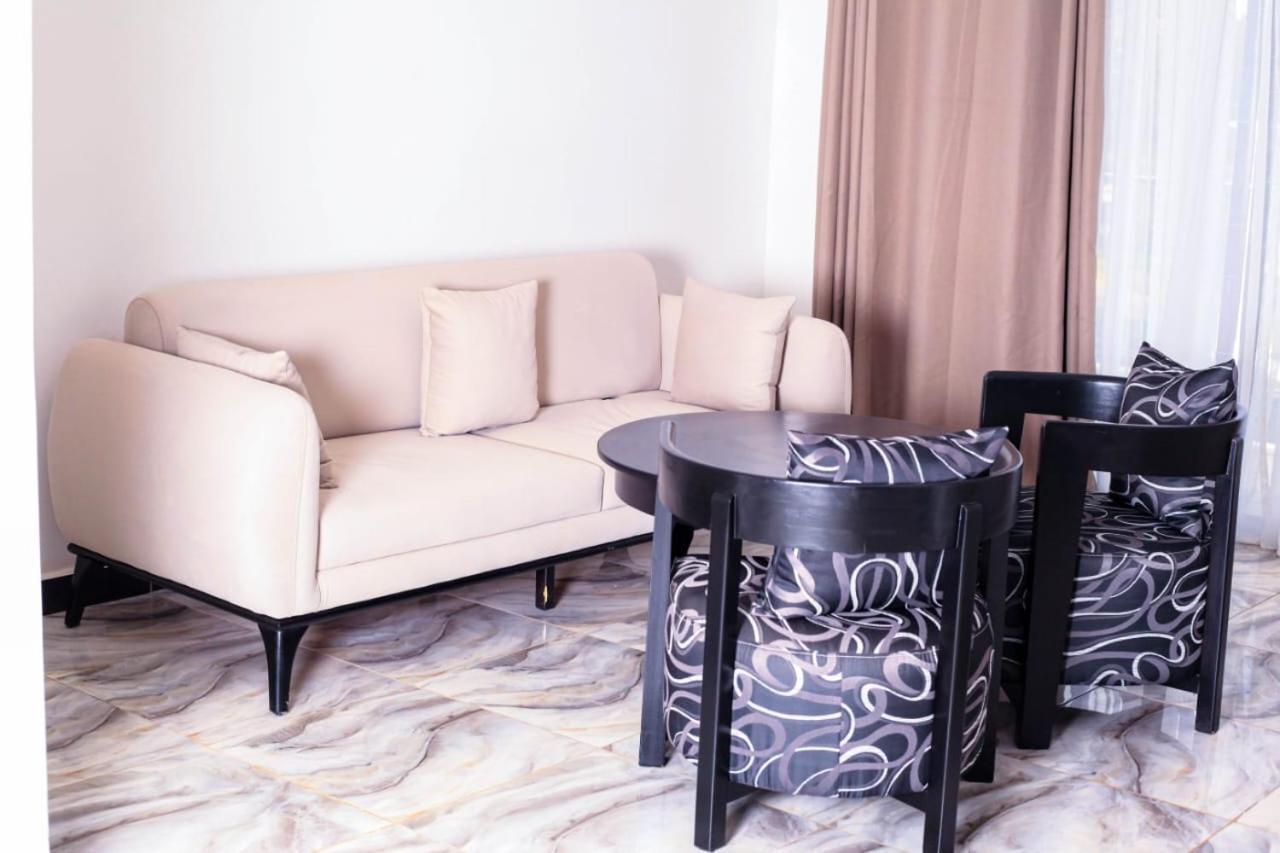 Water Pavilion Hotel Keroka Экстерьер фото