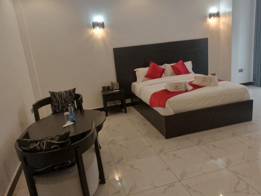 Water Pavilion Hotel Keroka Экстерьер фото